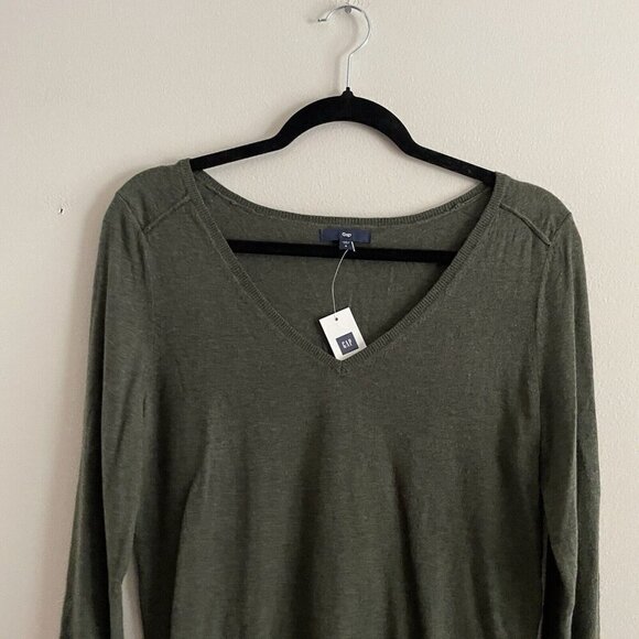 Gap Women S Olive Green V-Neck Wool Blend L/S Pullover Lightweight Sweater NWT - Picture 4 of 10